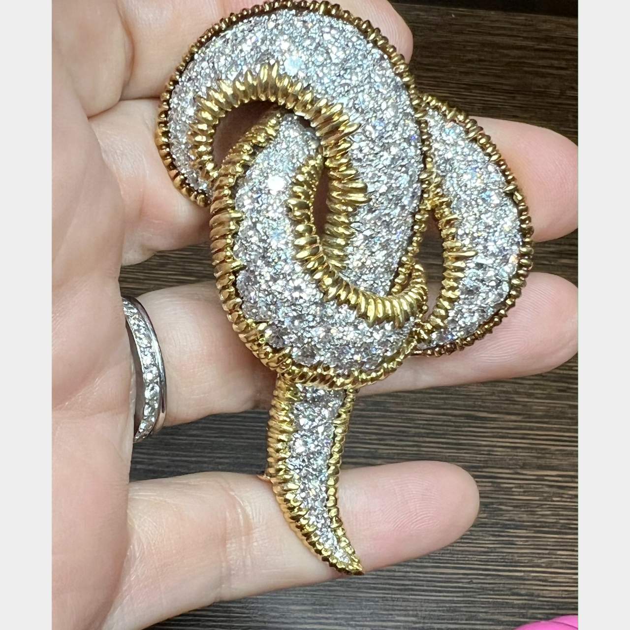 23.00 Ct Diamond Brooch