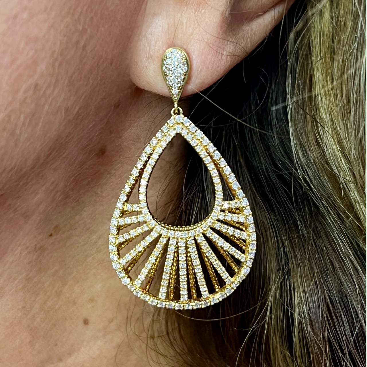 18K Yellow Gold Diamond Earrings