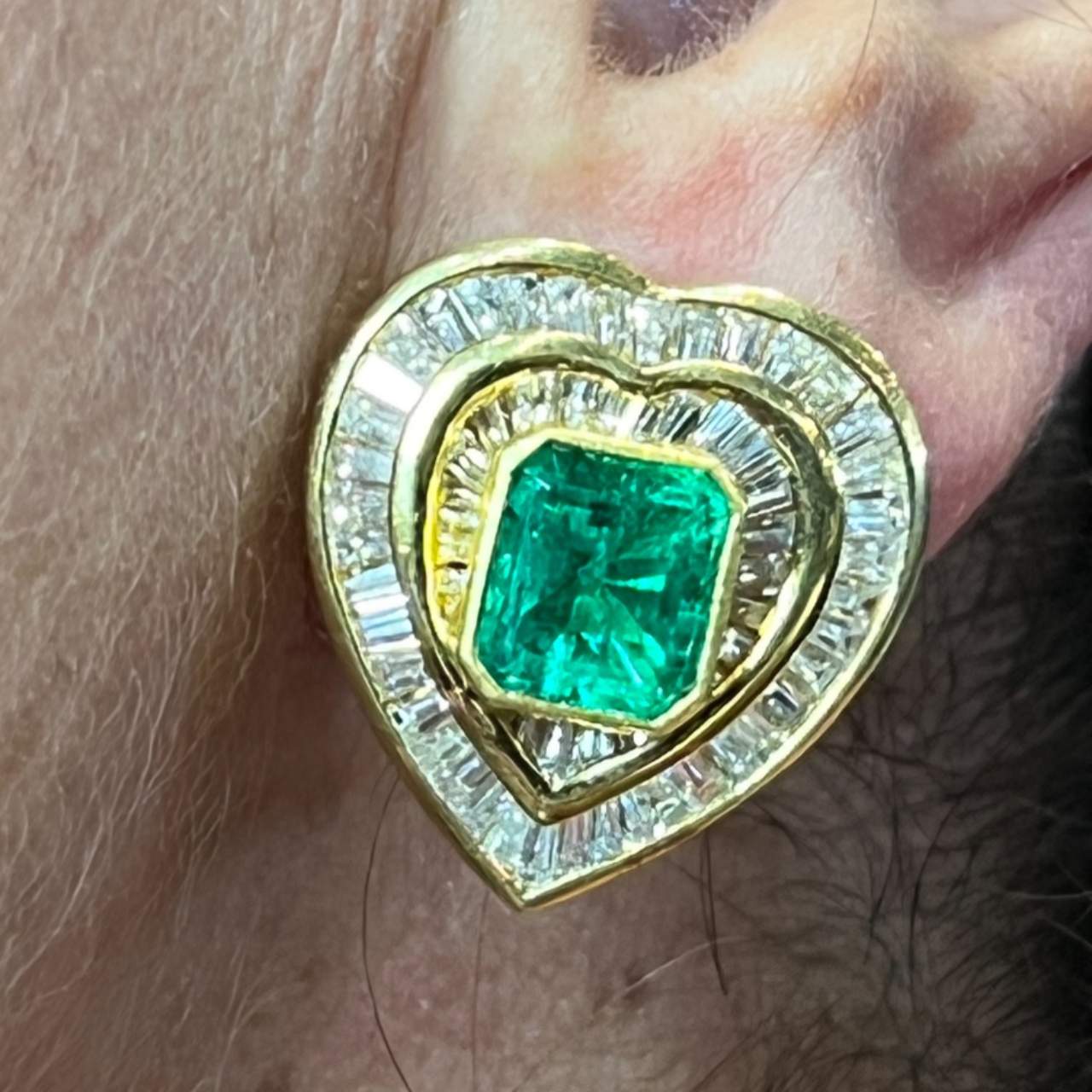 18K Yellow Gold Colombian Emerald and Diamond Heart Earrings