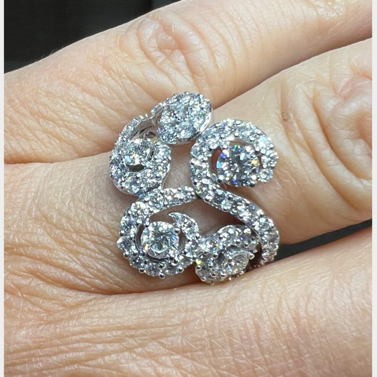 18K White Gold Diamond Ring