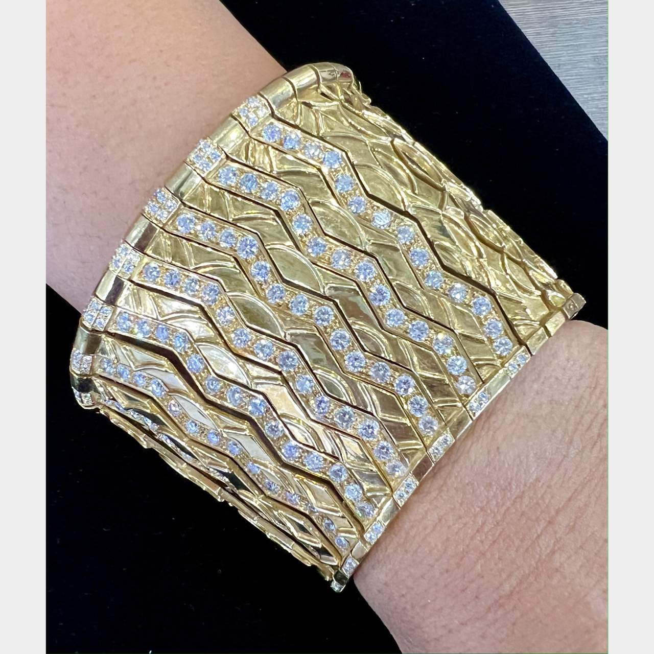 18K Yellow Gold 24.00 Ct. Diamond Bangle Cuff