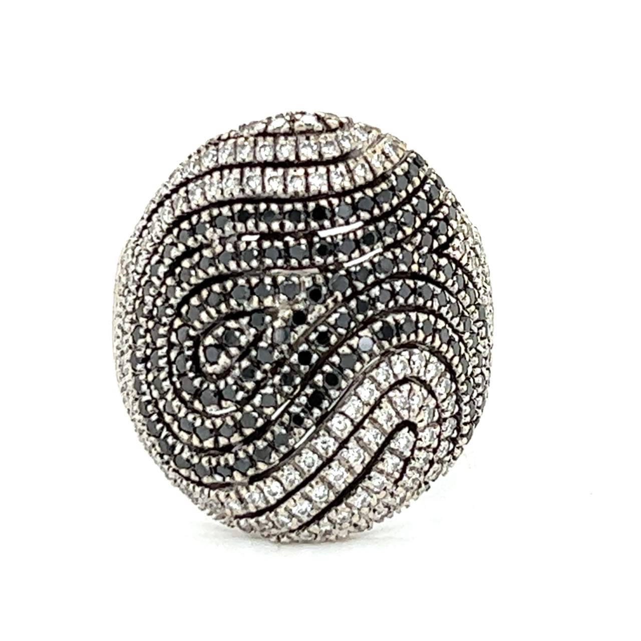 18K White Gold Black & White Diamond Ring