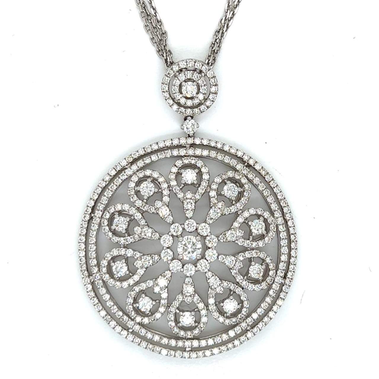 18K White Gold Diamond Pendant & Chain