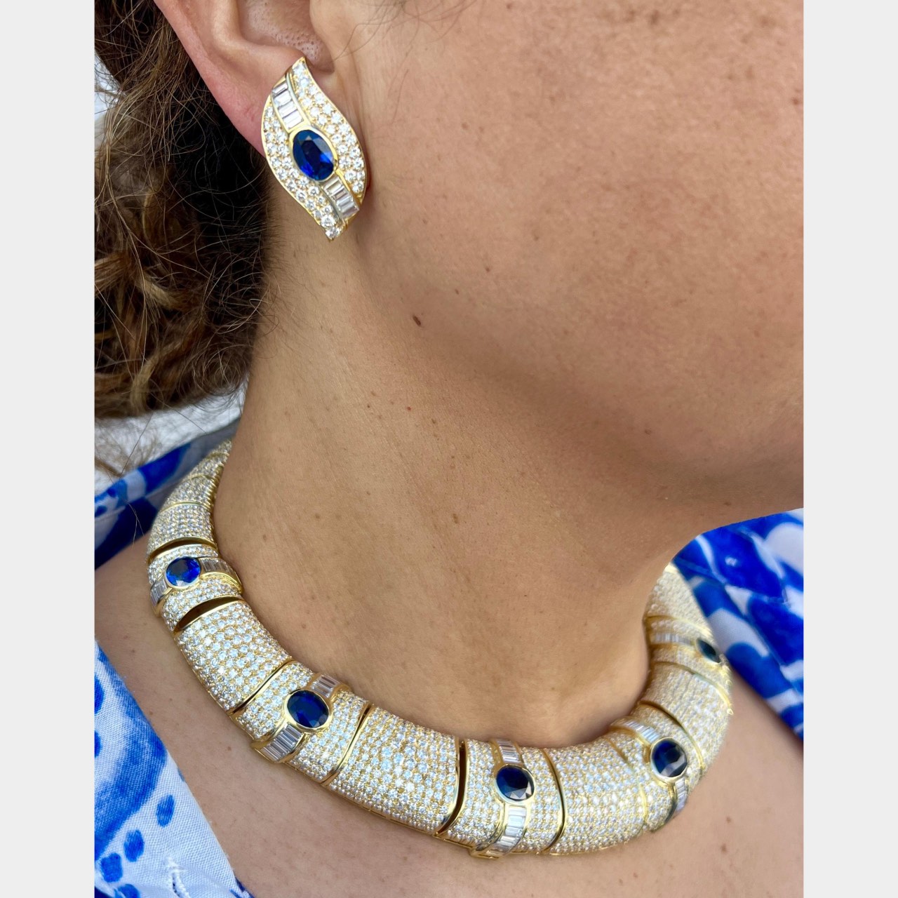 18K Yellow Gold GIA Certified Sapphire & Diamond Necklace & Earrings Set